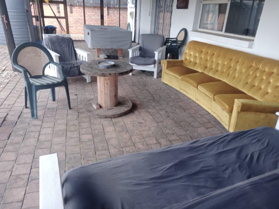 5 Bedroom Property for Sale in Paradise Beach Eastern Cape